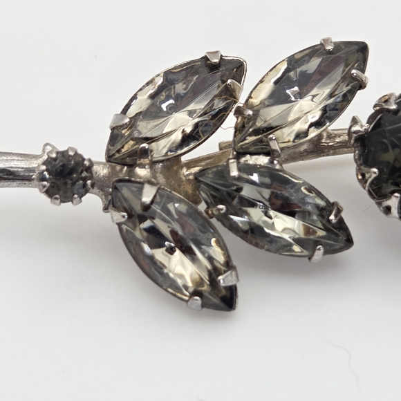1940s Vintage Rhinestone Broach. - Picture 3 of 14